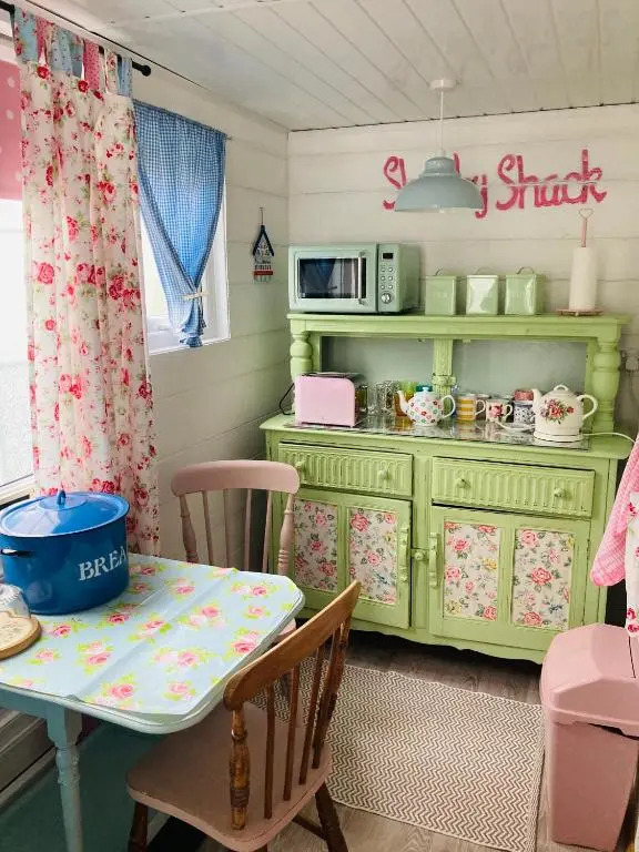 Shabby Shack near Charlestown & The Eden Project