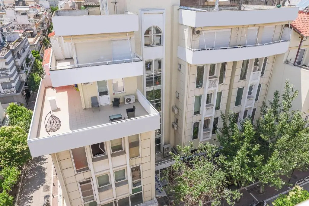 Sergios Apartments 4