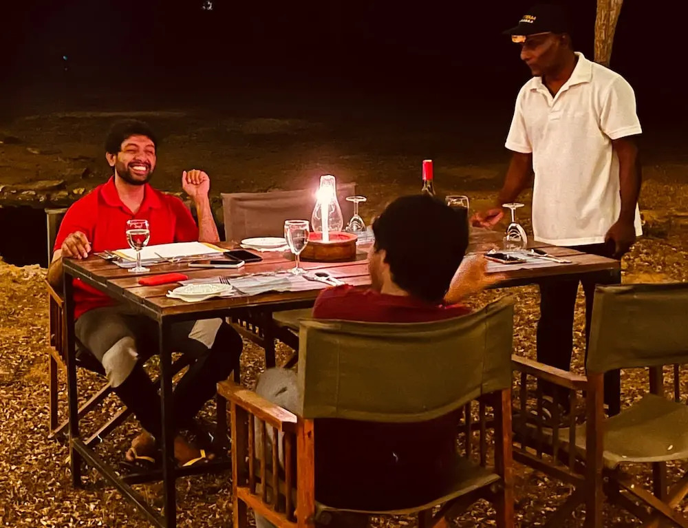 Funky Leopard Safari Lodge Bordering Yala National Park