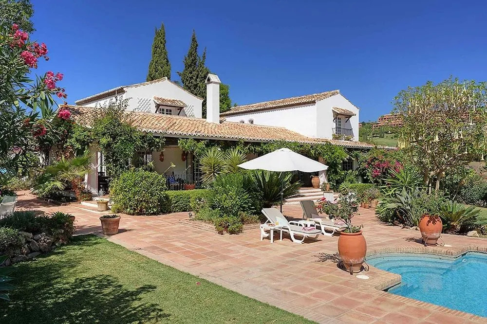 Villa Ladyville