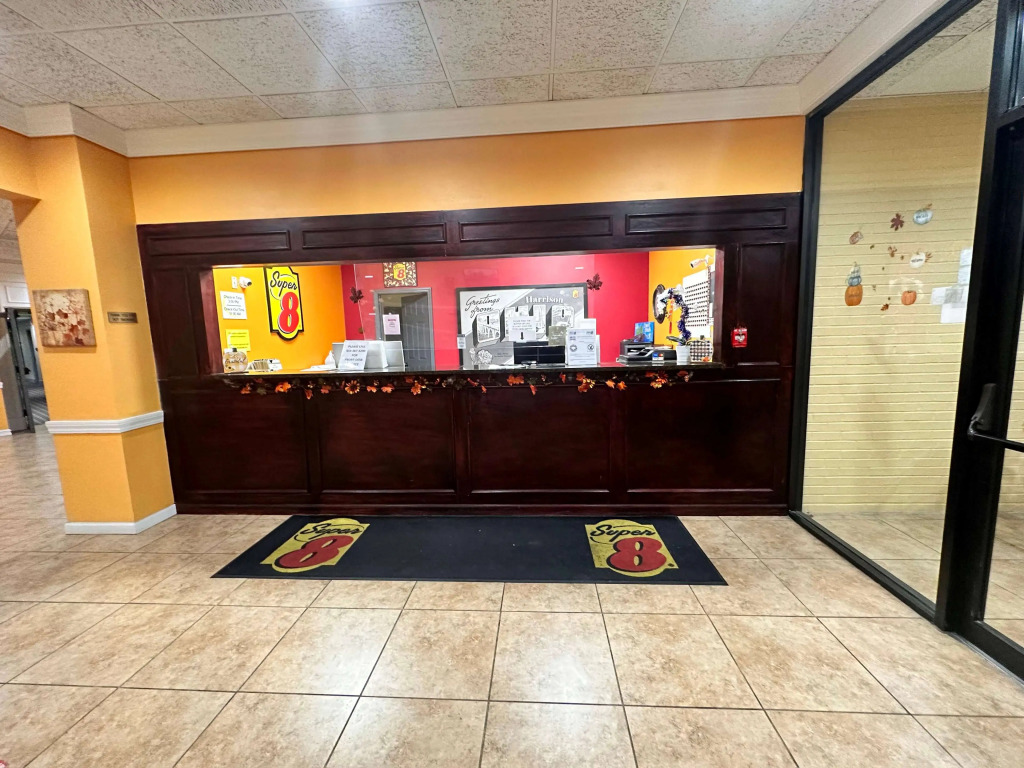 Super 8 by Wyndham Harrison OH