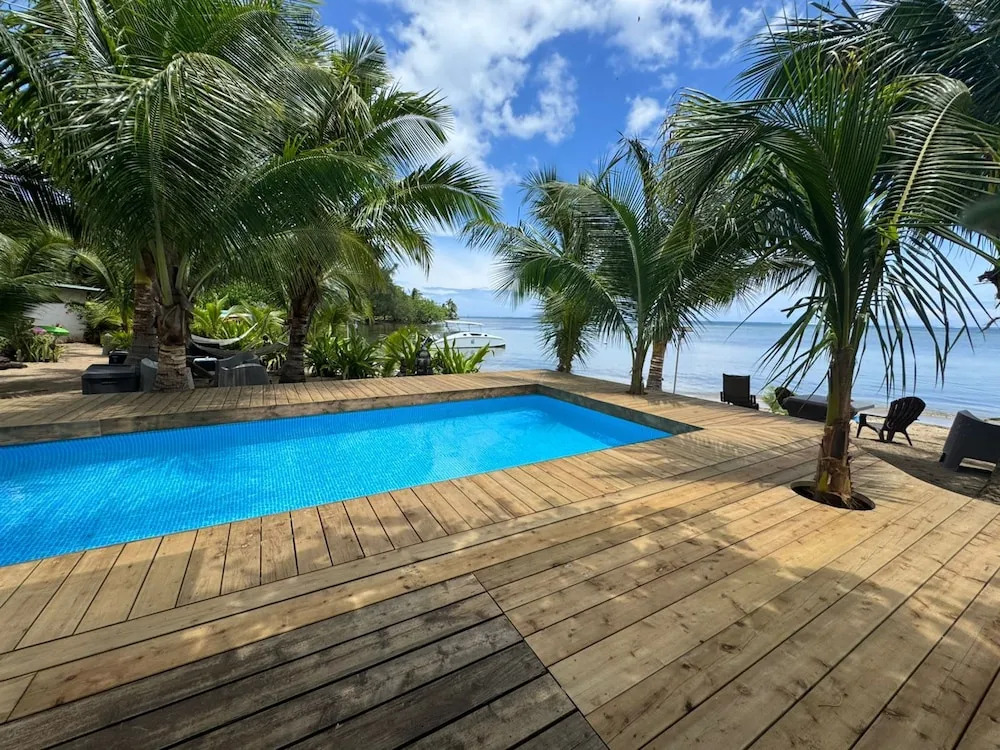 Beachfront 4BR Home With Pool in Moorea
