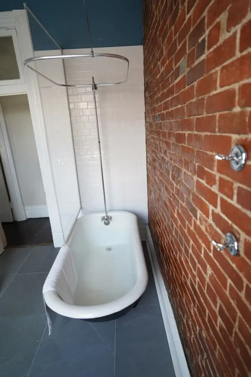 1210 Roland Way- Apartment