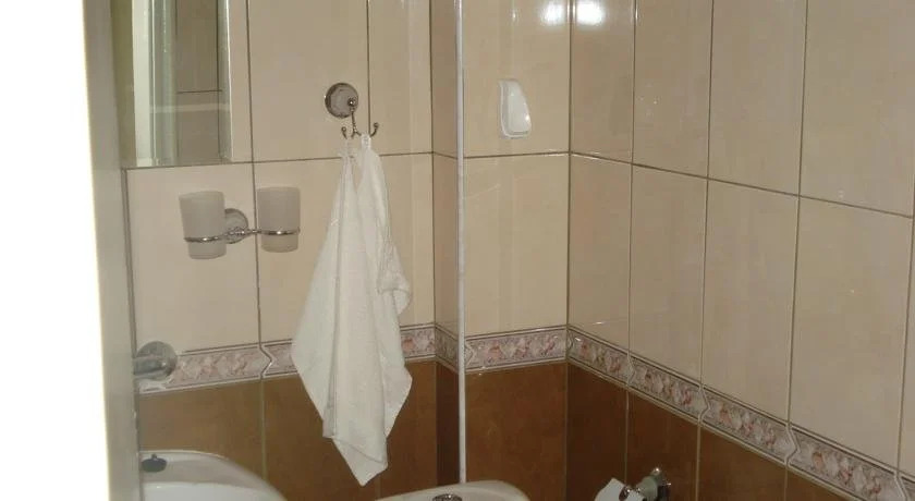 White Rose Hotel