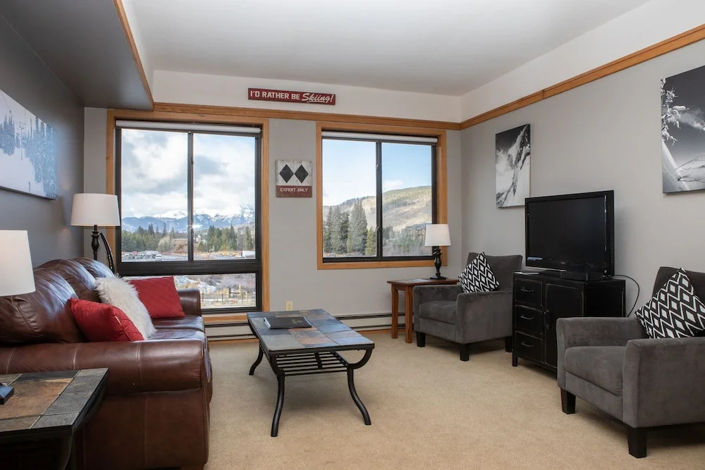 2752 Slopeside
