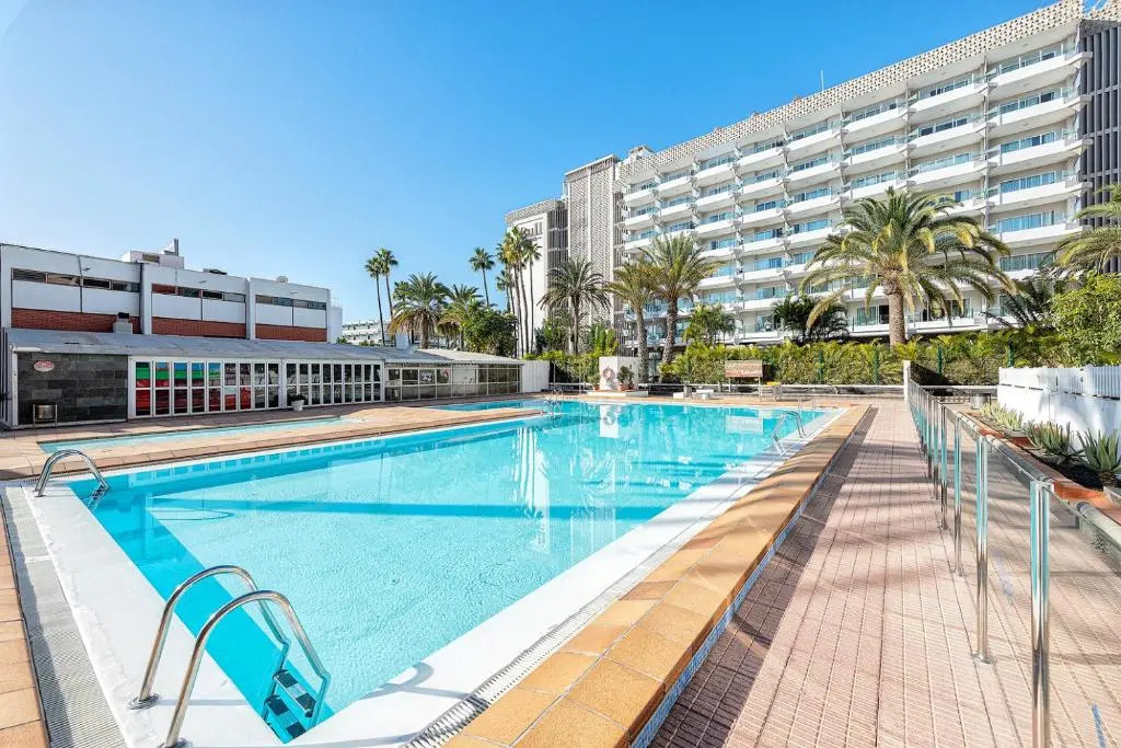 Apartamento a pie del mar