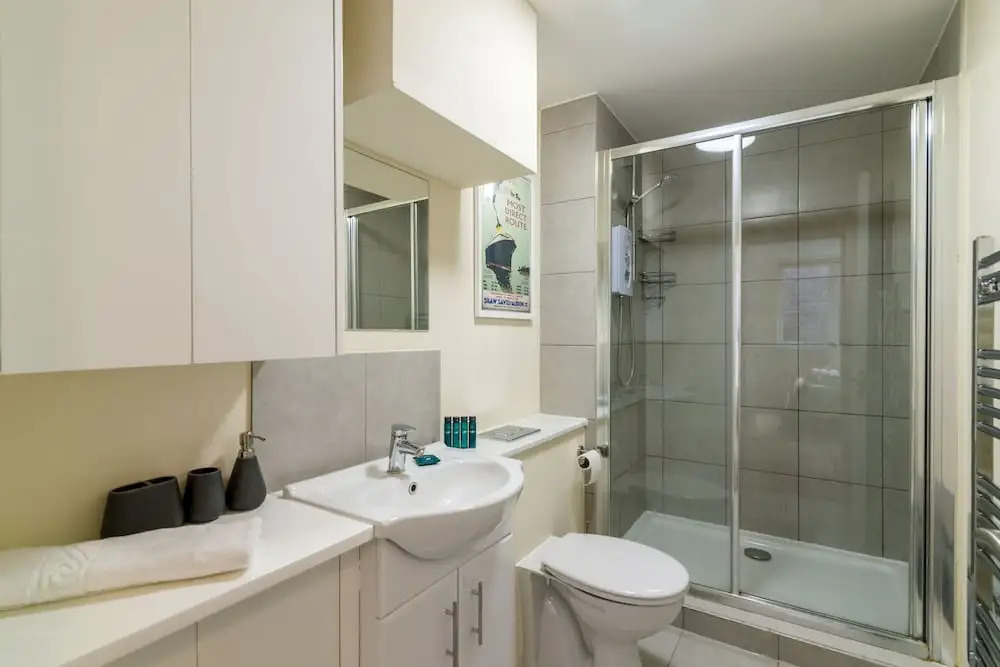 Fantastic Central Brixton Flat for up to 6 Guests