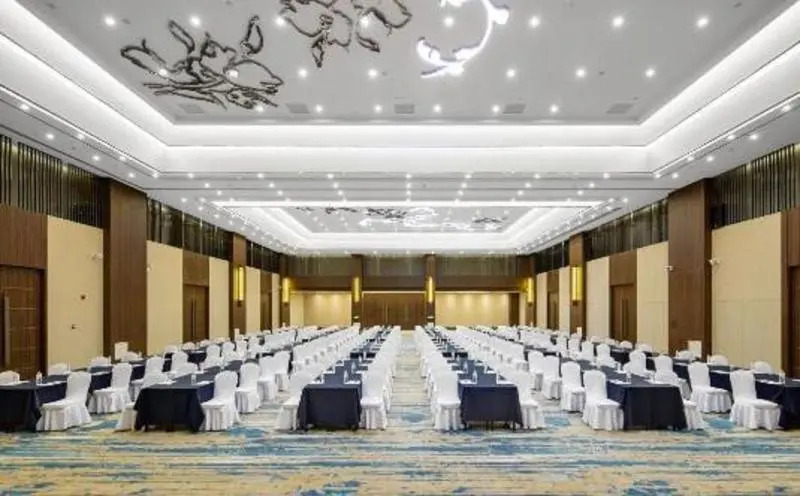 RuiLi Blossom Hotel