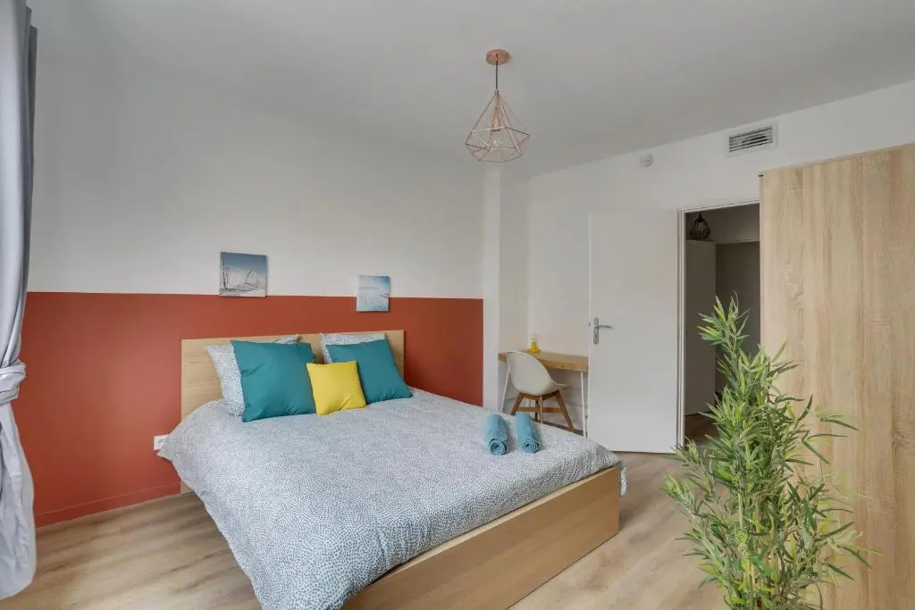 Magnifique T5 (12pers) 129m²-Climatisé-Vieux-Port