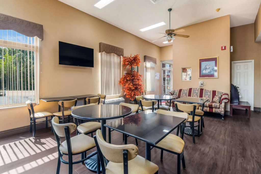 Econo Lodge Selmer
