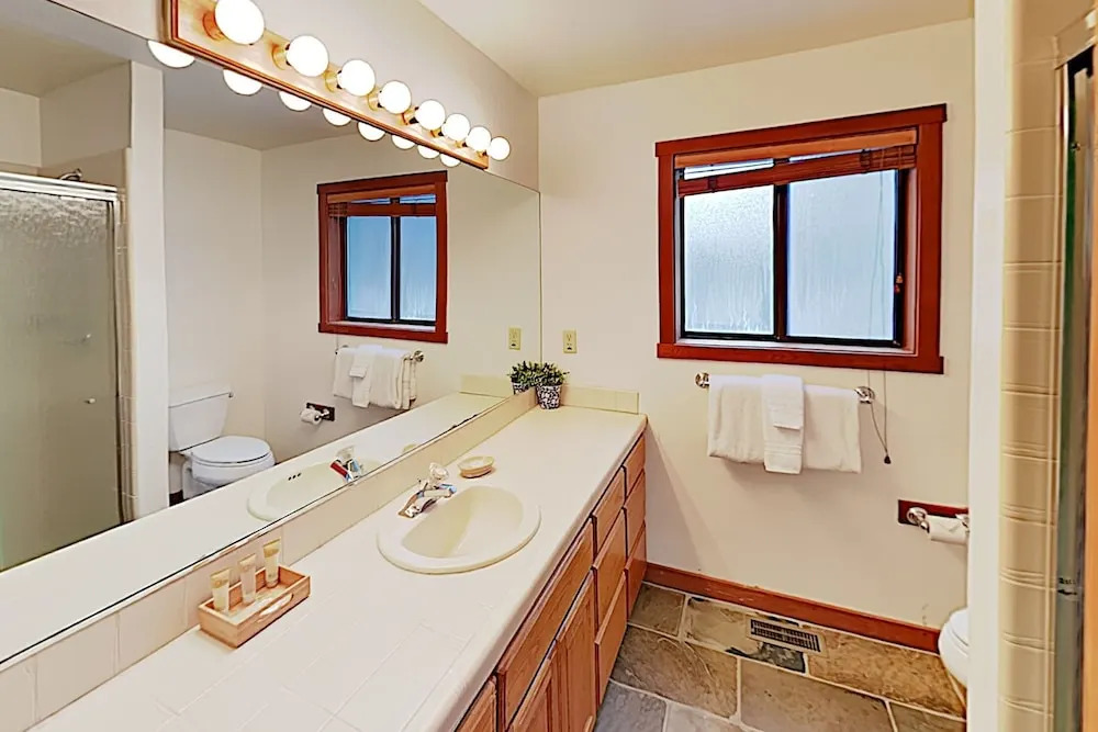 Amazing Dollar Point , Walk To Beach! 4 Bedroom Home