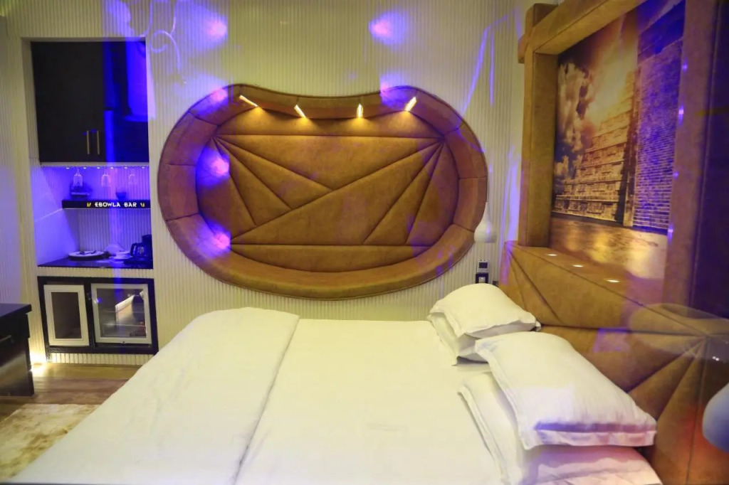 Ebowla Residency