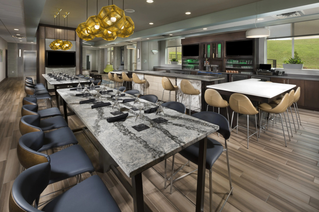 Holiday Inn & Suites Arden - Asheville Airport by IHG