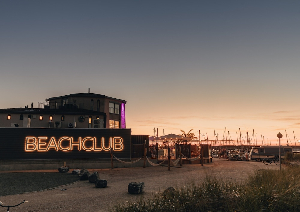Modern Stay Near Oosterschelde Beach