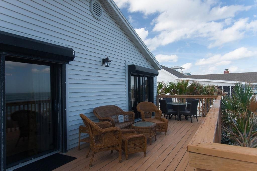 Turtle Cove 4 Br home by RedAwning