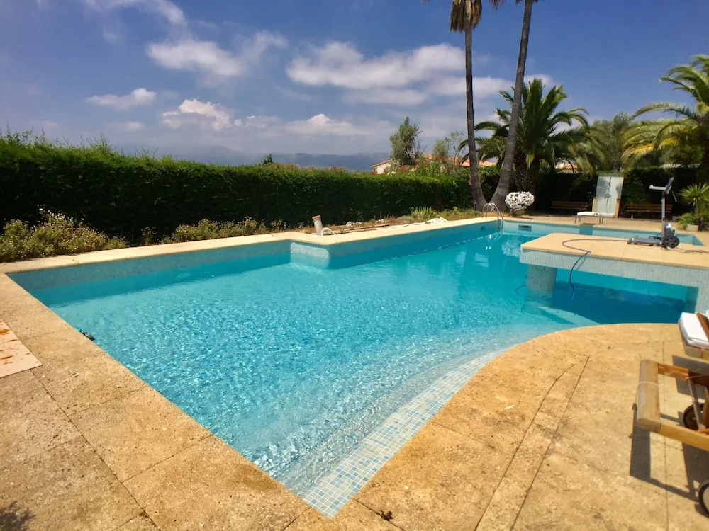 Villa Provence Pool & View