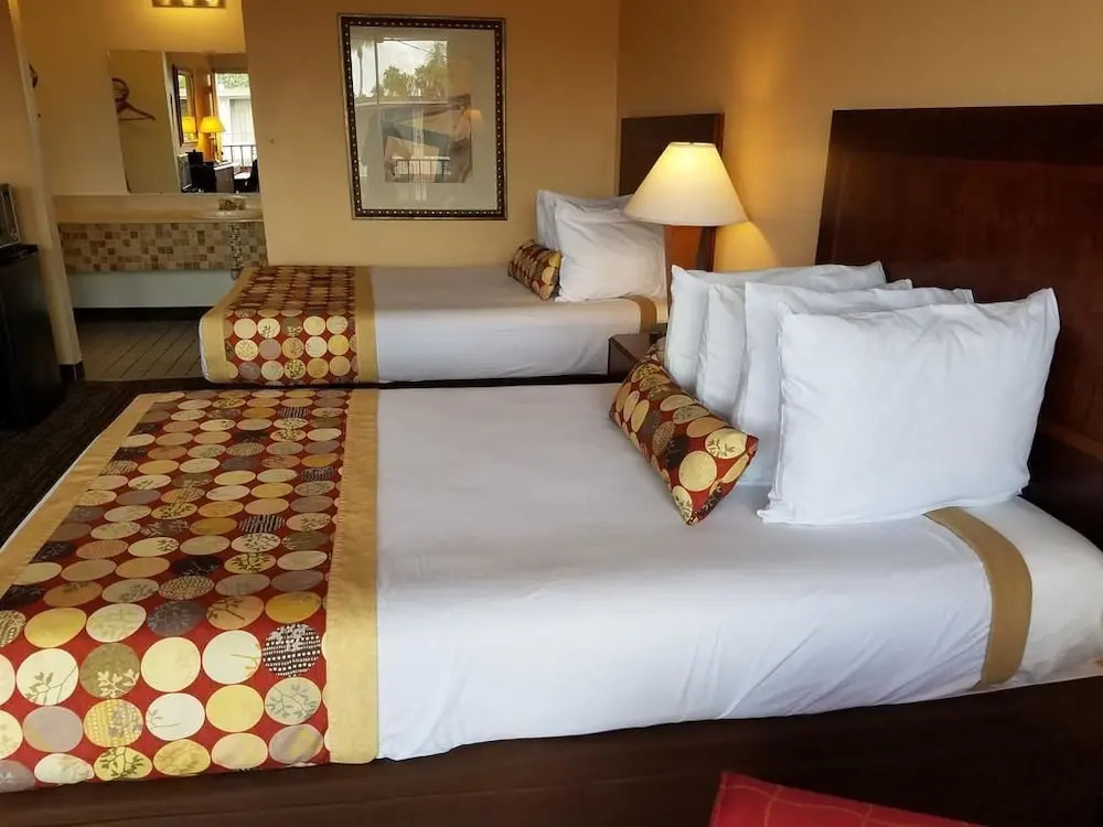 Sun Inn & Suites