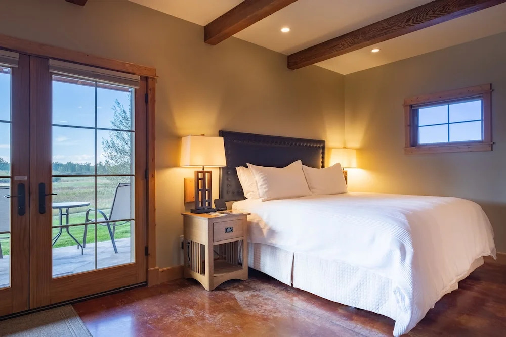 Gallatin River Lodge