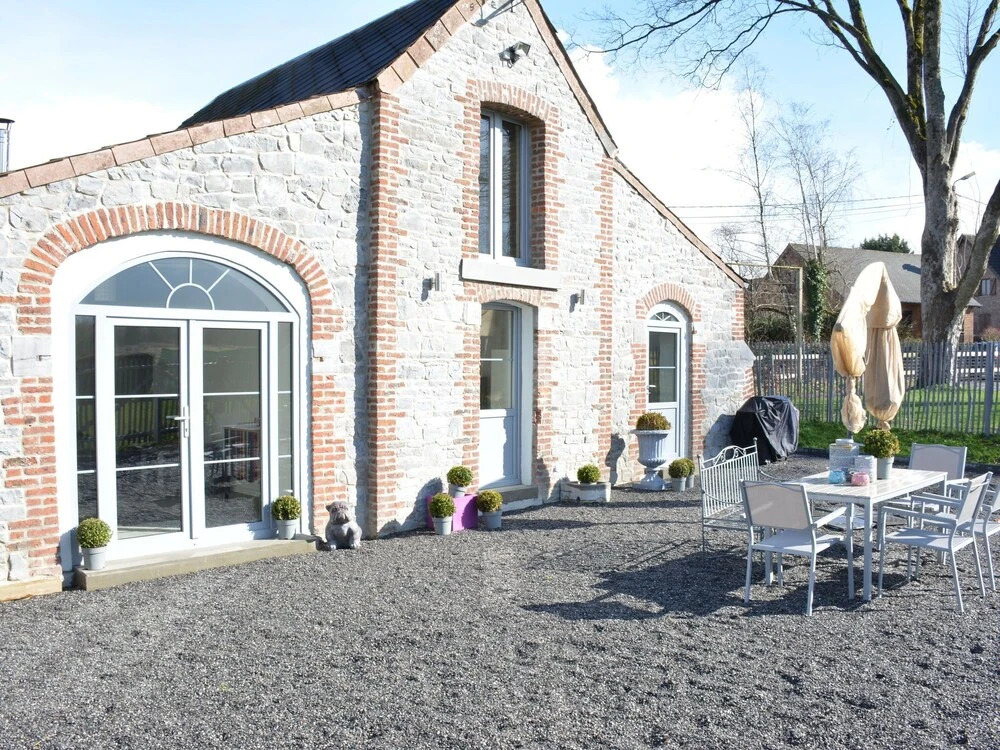 Wonderfully Furnished Cottage, Very Comfortable, Small Village Near Namur