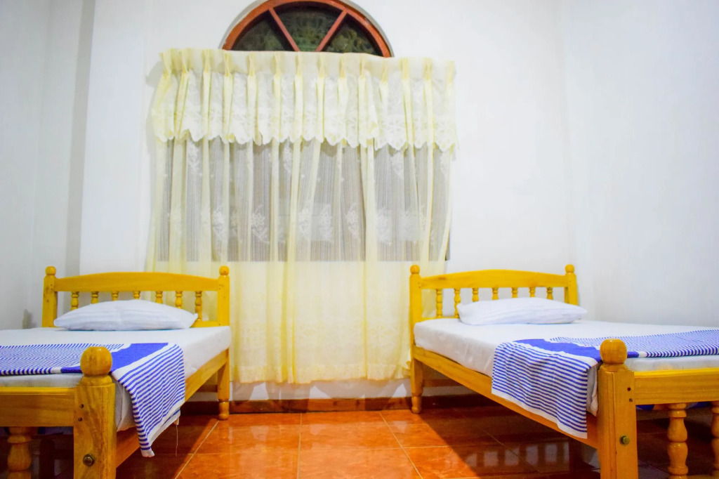 Unique View Hotel - Hostel