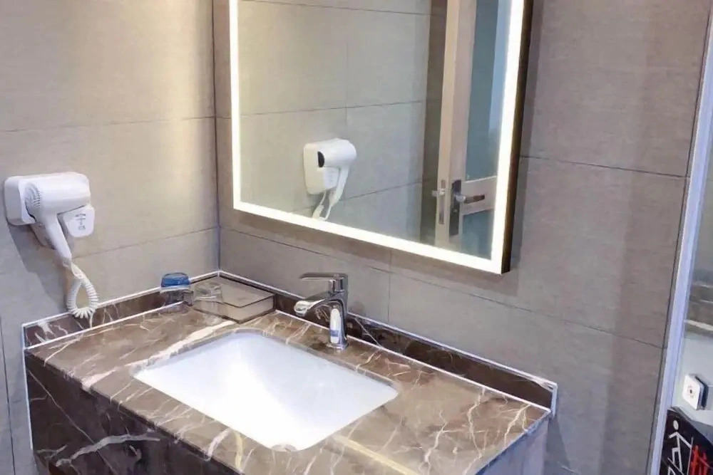 Jinyi Hotel