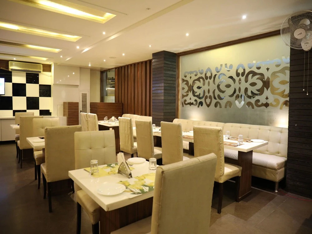Hotel Poonam Plaza