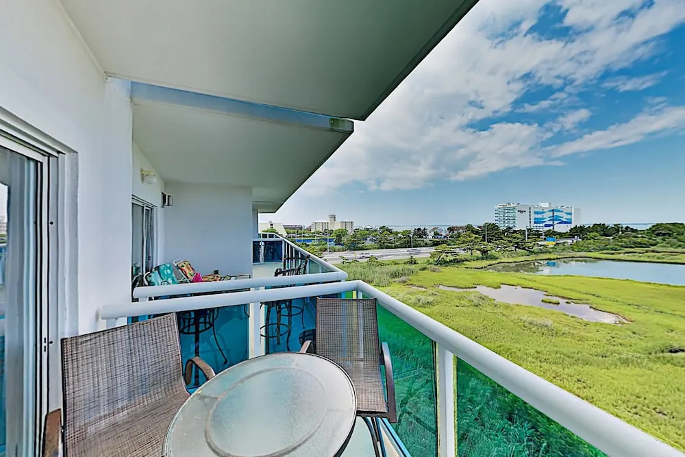 Bayfront Bliss Rooftop Pool, Short Walk To Beach 3 Bedroom Condo