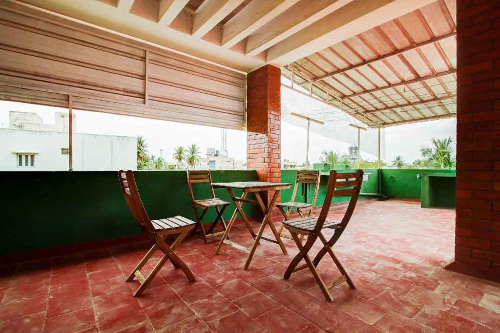 OYO HOME 44764 Guna Residency
