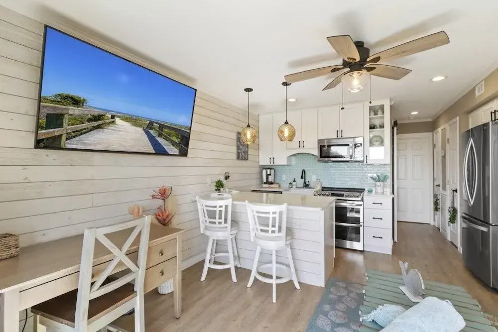 Little Cottage By The Sea 1 Bedroom Villa by RedAwning