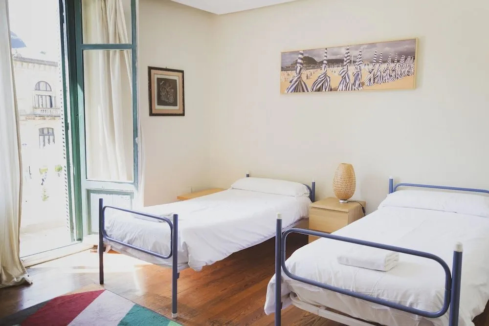 Urban House Hostel