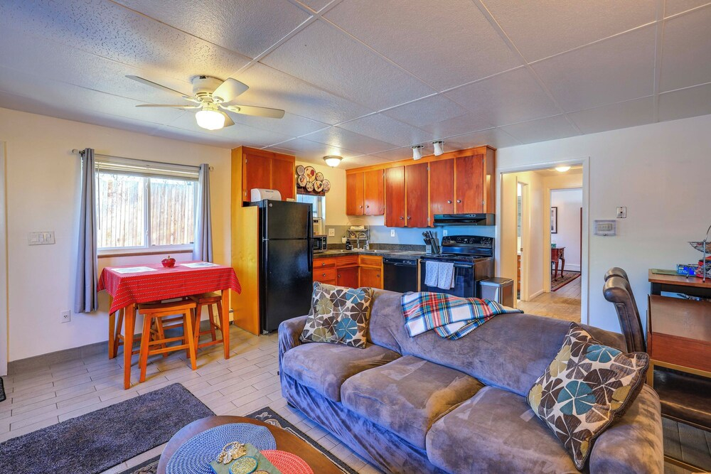 6 Mi to Dtwn Denver: Artsy Home w/ Mtn Views!