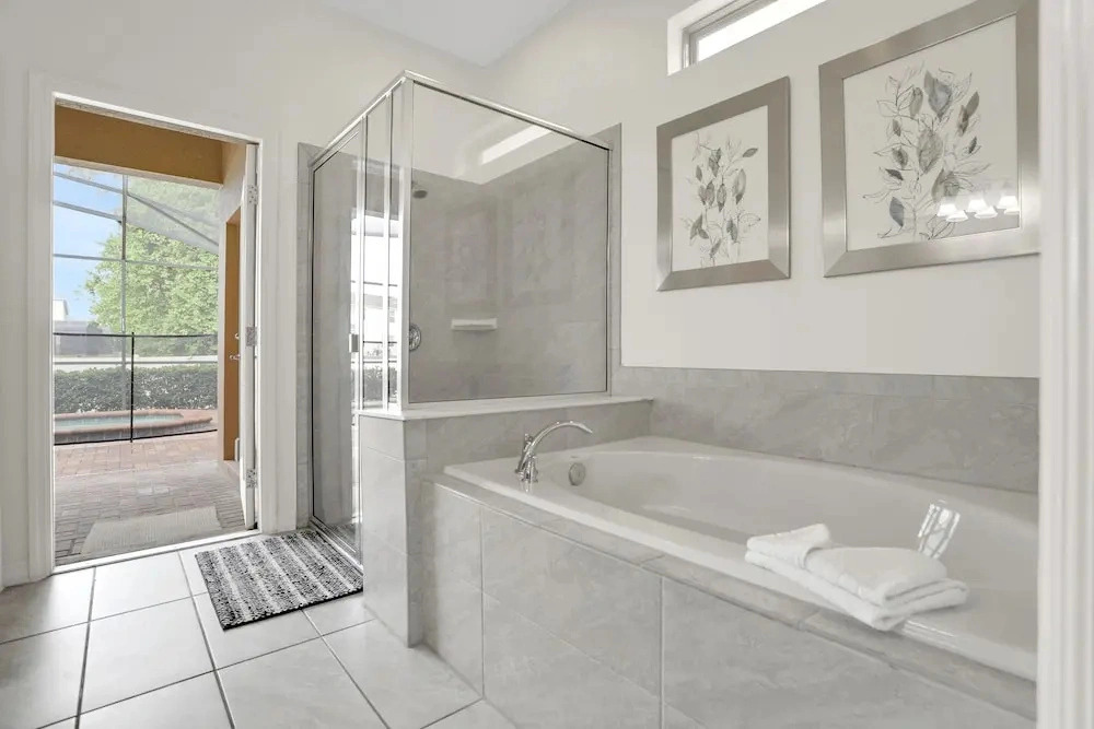 Well-stocked Home With Game Room, Enclosed Pool, Patio, & Child-friendly Items