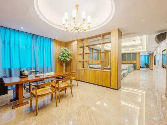 Shishi Laiya Fortune Hotel (Quanzhou South Railway Station)