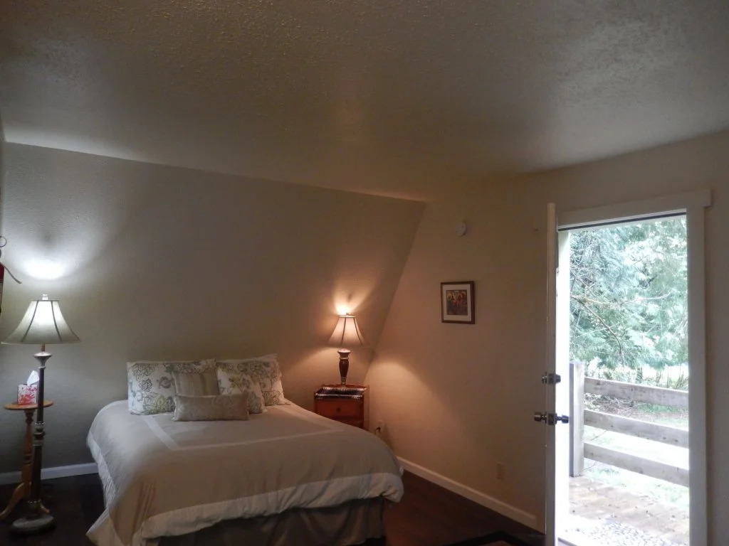 Mountain Meadows Inn & Chalet Suites