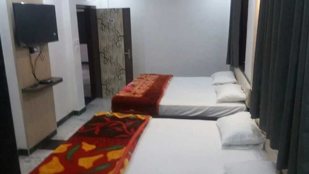 Hotel Divya palace & Restaurent