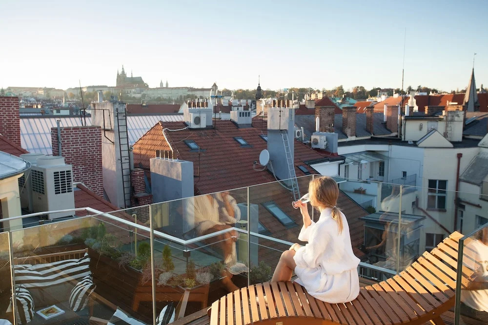 Old Town Square Residence by Emblem