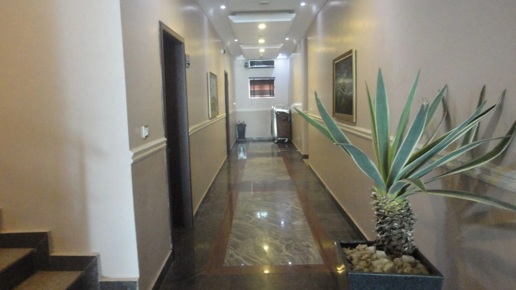 Caesar's Court Hotel and Suites