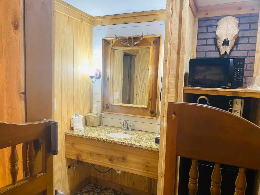 Deluxe Big Texan Multi Suite