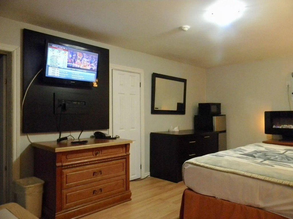 American Plaza Motel