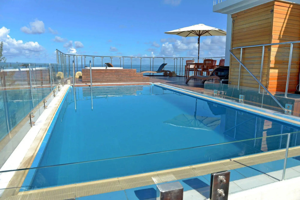 Airport Beach Hotel