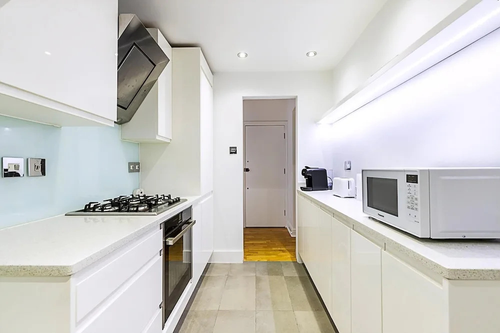 Charming Two-Bedroom Flat in West Hampstead