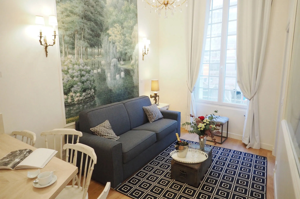 Louvre Opera Classic ChicSuites