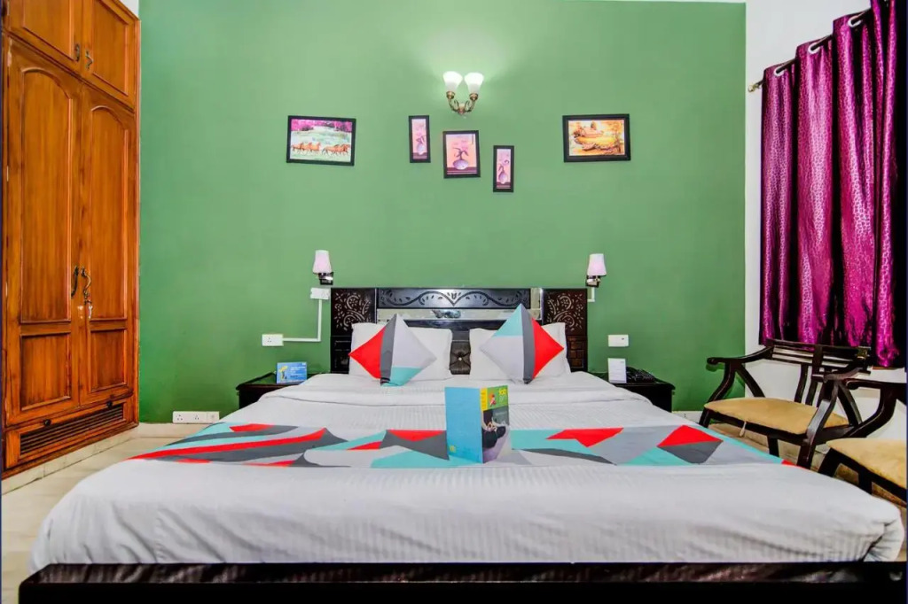 Hotel Ashray Noida