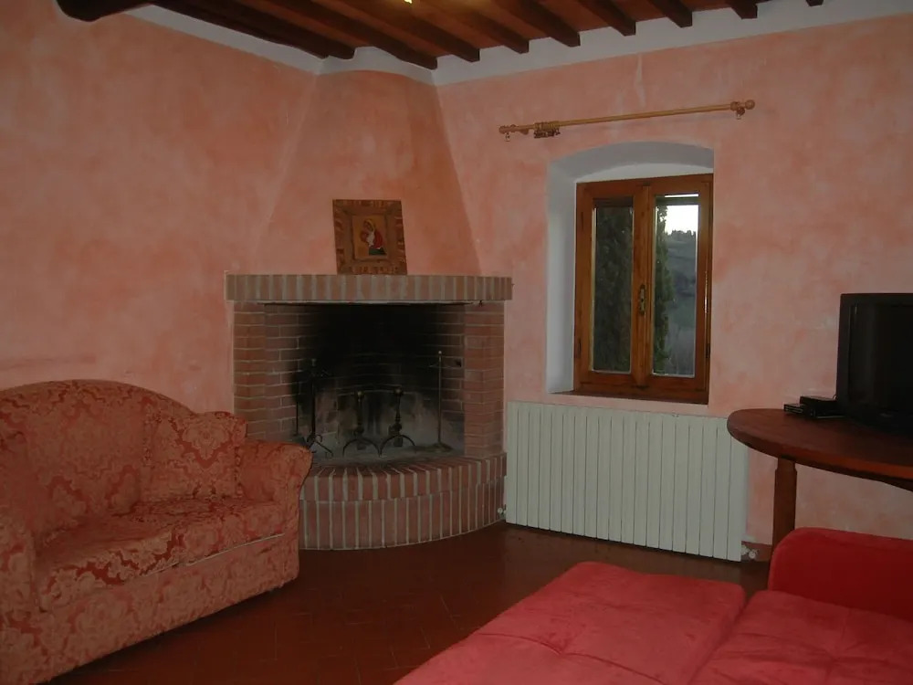 Cosy Holiday Home in Radda in Chianti With Swimming Pool