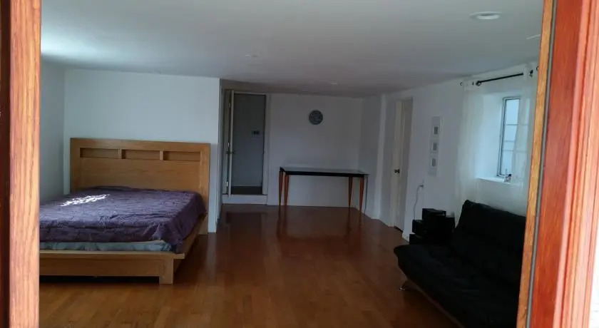 Guest house Frances Ave