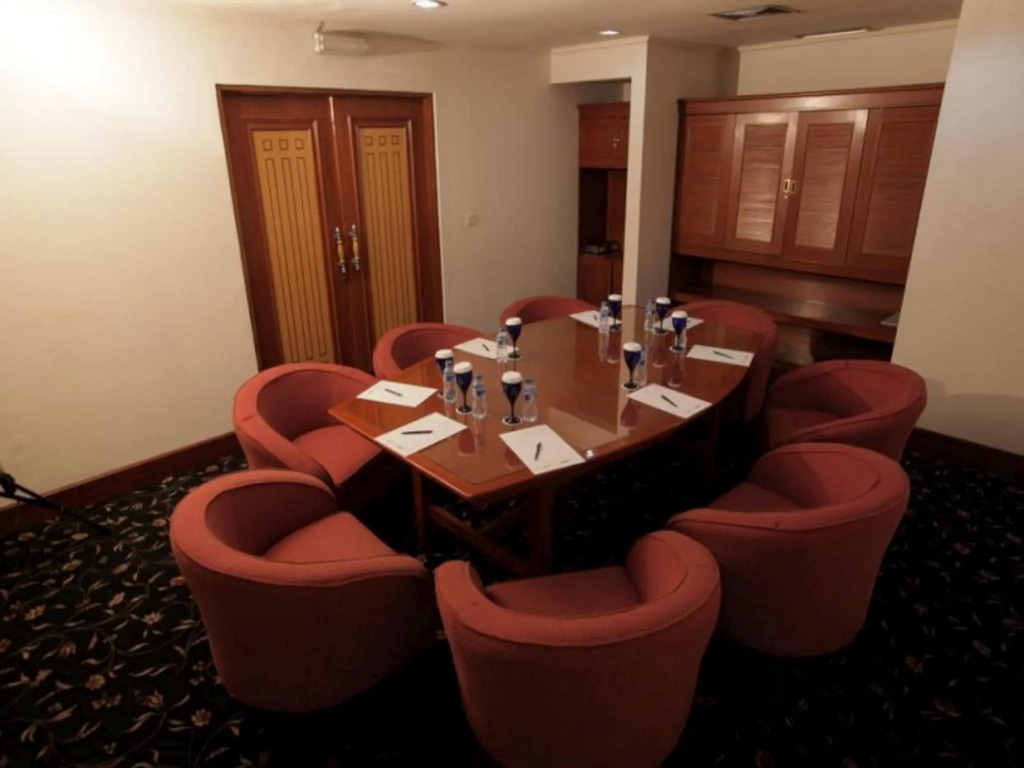 Oasis Amir Hotel