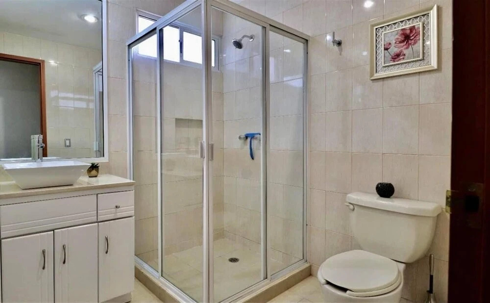 Large and Comfortable Apartment in Napoles Area Neighborhood