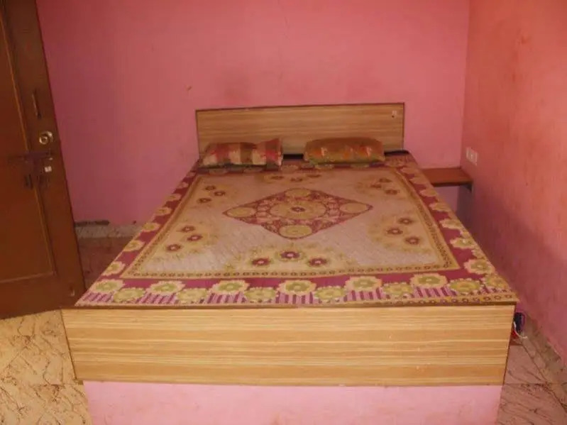 Purushottam Guest House