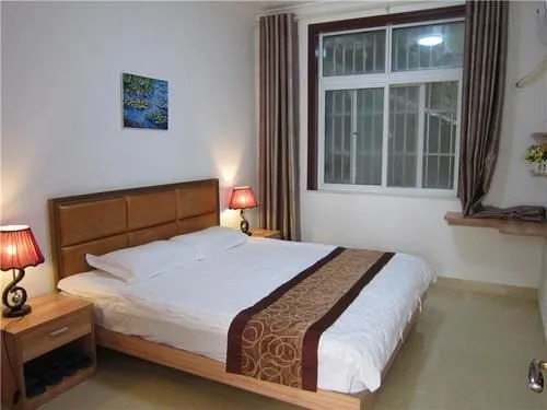 Xinyang Jigong Mountain Wenchenju Inn