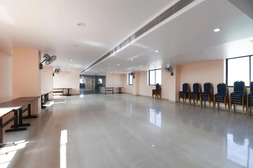OYO 68546 Hotel Galaxy Inn